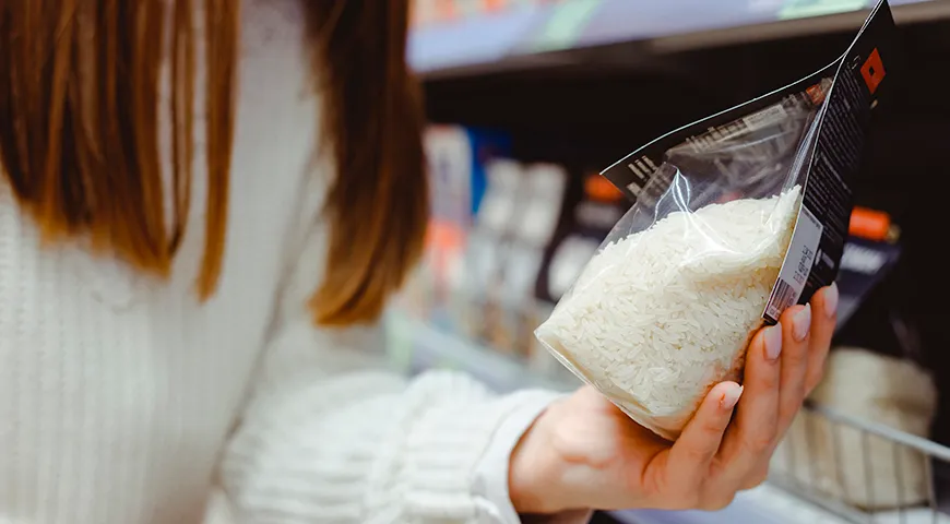 Чтобы получить жидкую кашу, используйте круглозерный рис, для рассыпчатой подойдет длиннозерный. Если предпочитаете «золотую середину», выбирайте среднезерные сорта