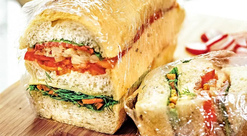 Итальянский бутерброд с сыром гауда