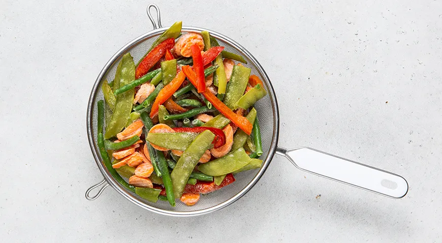 Макароны с замороженными овощами