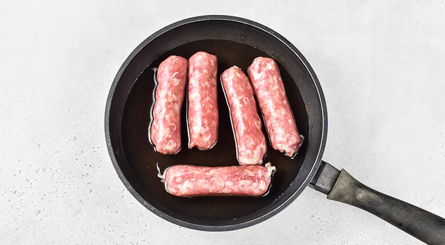 Купаты на сковороде