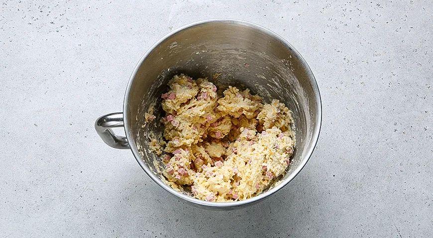 Сконы с вареной колбасой и сыром