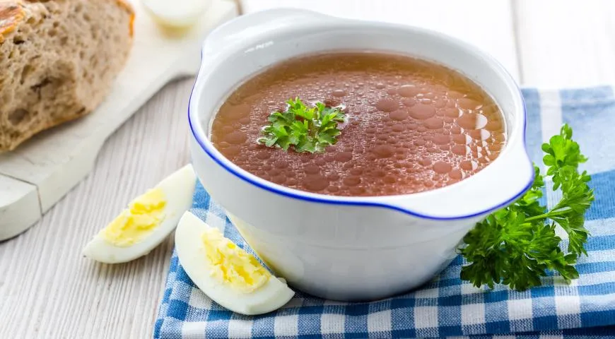 Рецепт мясного бульона из говяжьей голяшки и грудинки