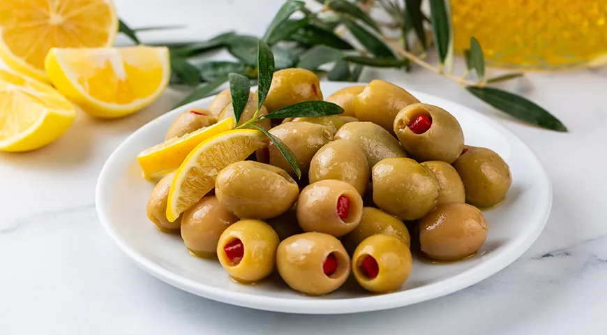 Оливки, фаршированные перцем