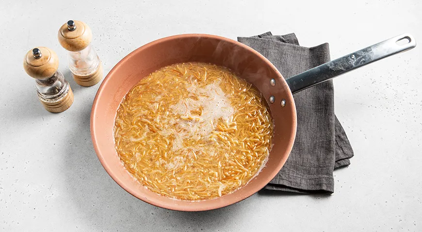 Вермишель «паутинка», жаренная на сковороде