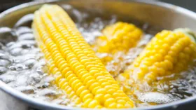 Как и сколько варить кукурузу