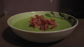 Суп-пюре из брокколи с беконом
