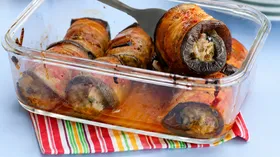 Рулеты из баклажанов с мясом