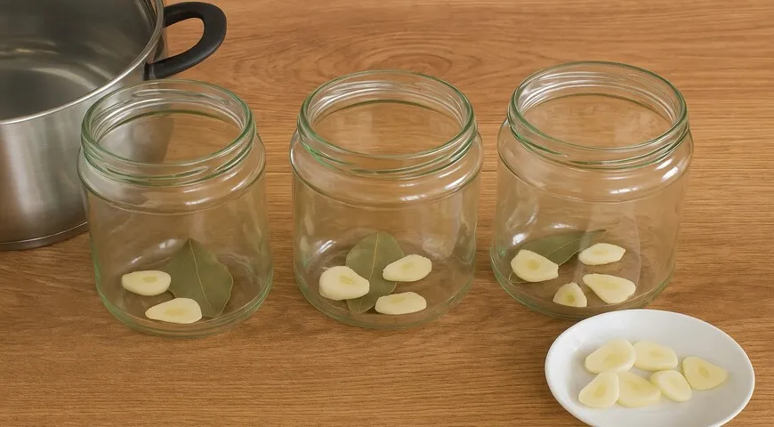 Огурцы в кетчупе чили на зиму