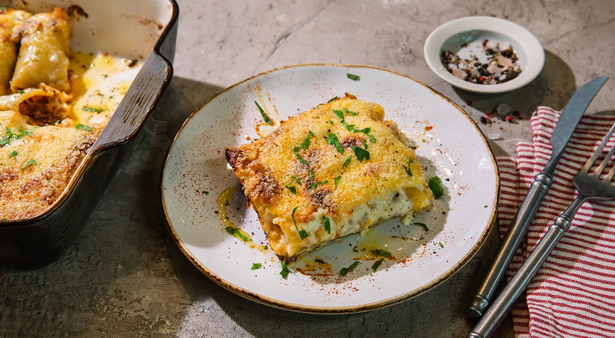 Каннеллони с фаршем под сливками