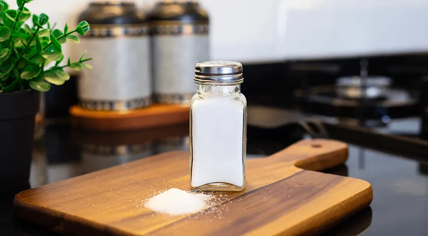 Кристаллы поваренной соли должны быть сухими, сыпучими и примерно одинакового калибр