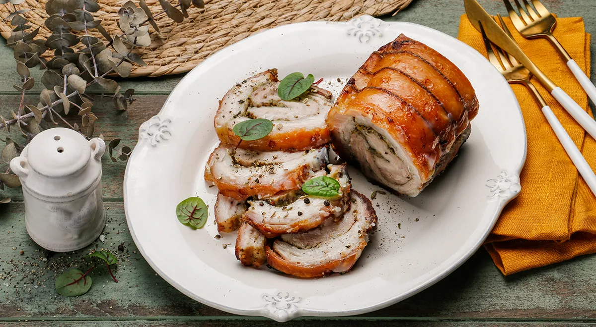 Рецепт рулета из свиной грудинки в духовке