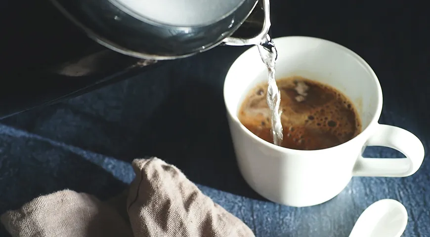 Для растворимого кофе температуры вода должна быть 80–90°C