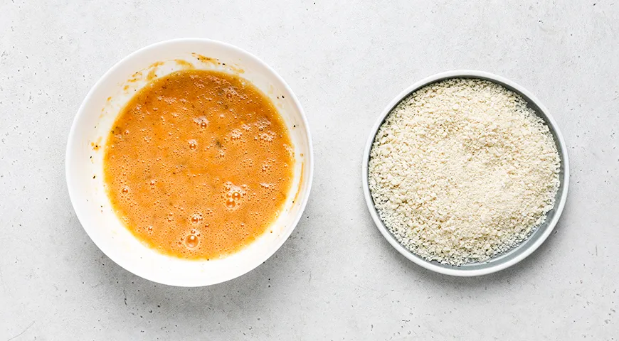 Молодая капуста, обжаренная в яйце