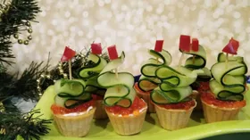 Тарталетки с красной икрой «Ёлочки»