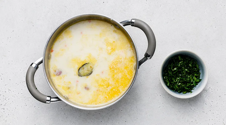 Сырный суп с охотничьими колбасками