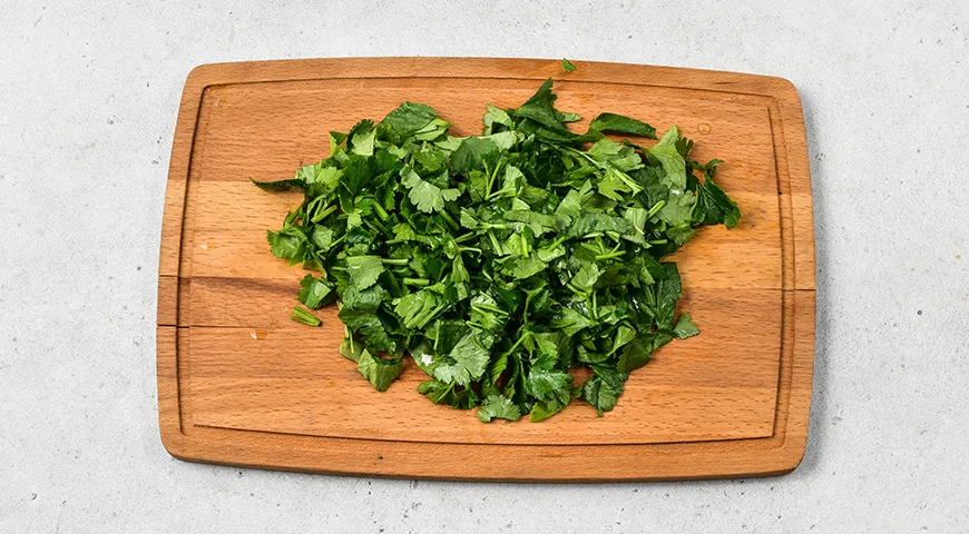 Шурпа в казане на костре