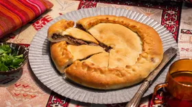 Фыдчин, осетинский пирог с мясом