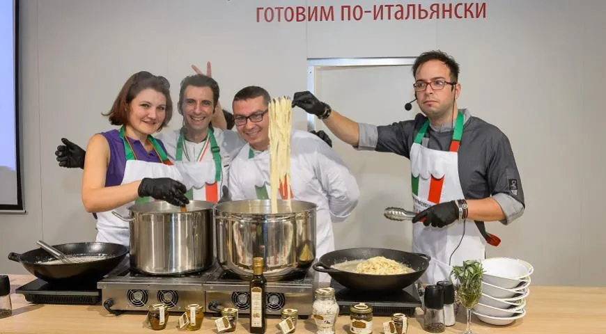 Итальянцы устроили кулинарное шоу на World Food Moscow 
