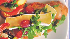 Рецепты с рукколой и сырами с плесенью