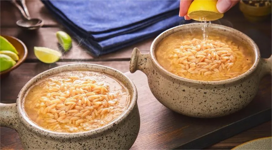 Арабский суп с орзо на курином бульоне