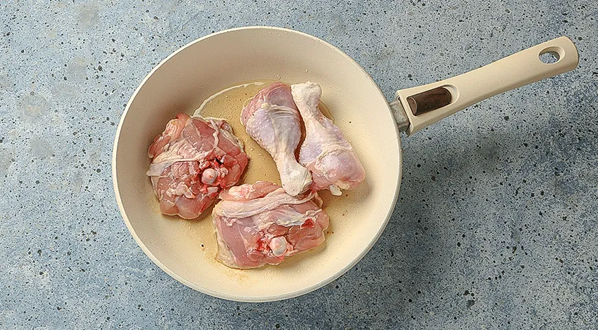 Куриные ножки и бедрышки с мятым картофелем