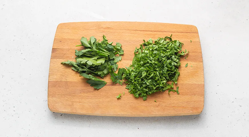 Томатный суп с курицей, консервированной фасолью и овощами