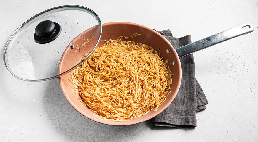 Вермишель «паутинка», жаренная на сковороде