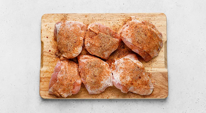 Курица по-мексикански на сковороде