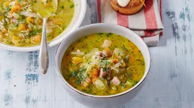 Овощной суп с фасолью и грудинкой