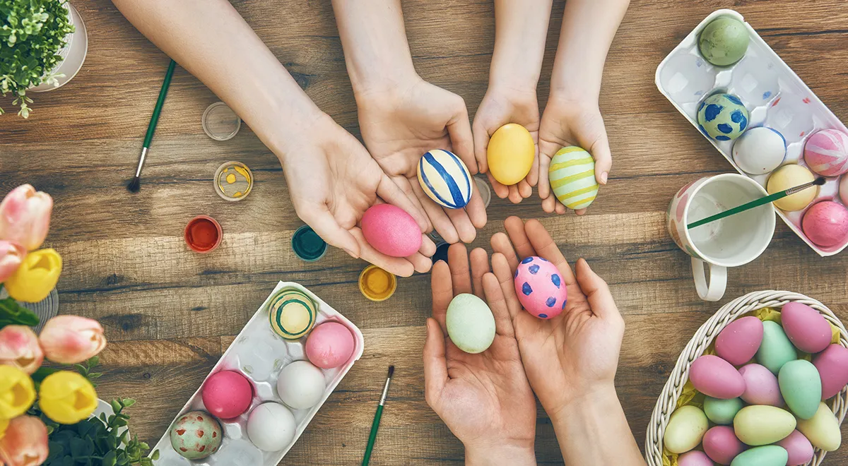 Как покрасить яйца без вреда для здоровья