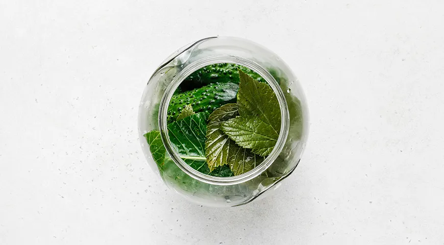 Ассорти из помидоров и огурцов на зиму