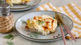 Мясо по-французски с картошкой и ананасом