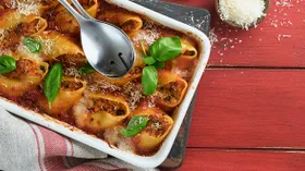 Рецепты с твёрдыми сырами, томатами и макаронами