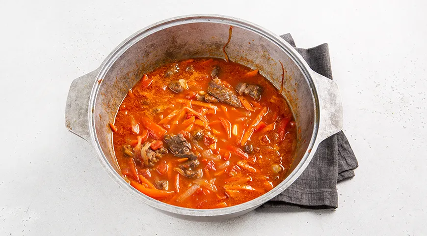 Макароны с мясом в казане