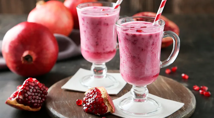 Гранат можно добавить в утренний смузи