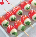 Закуска из перепелиных яиц и томатов черри