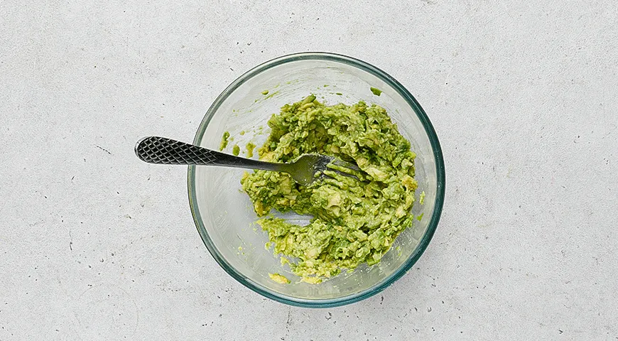 Яичные сэндвичи с сыром и беконом