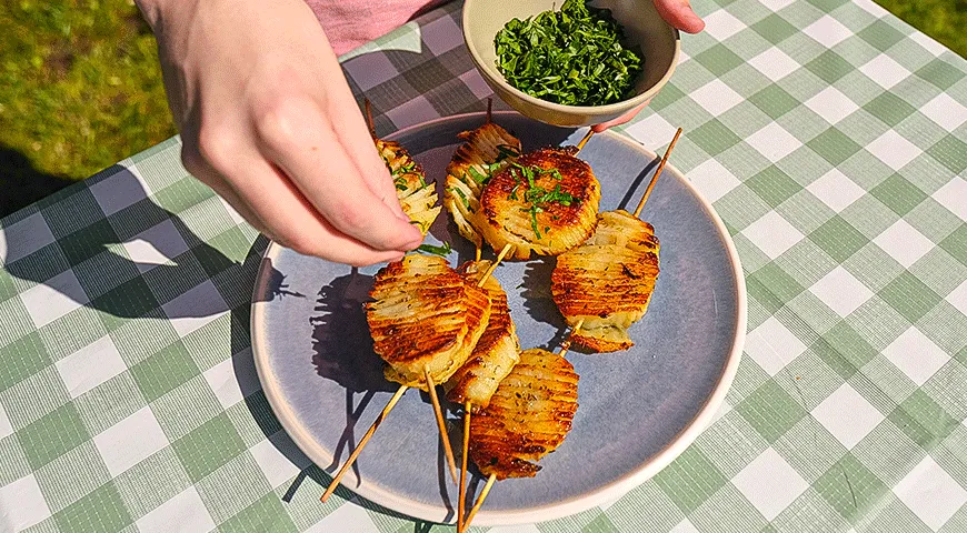 Картофель на шпажках