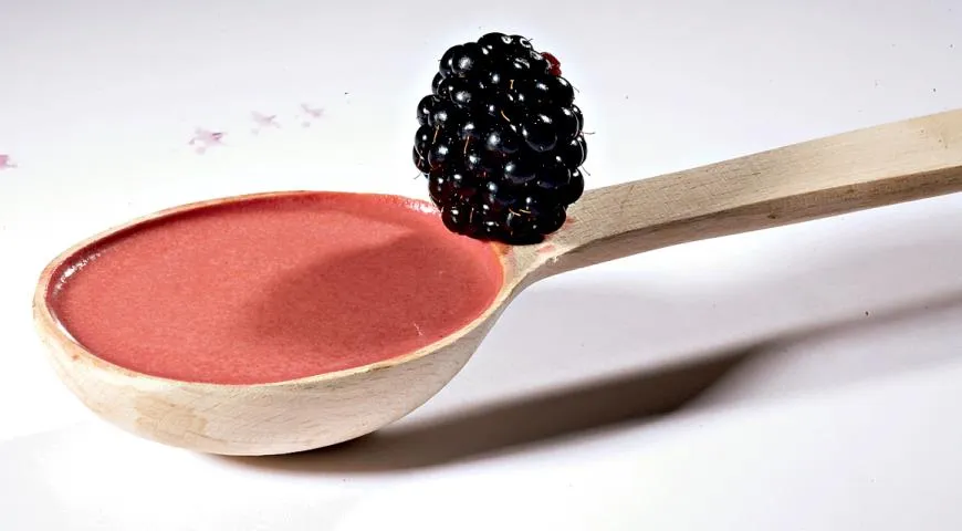 Белый русский соус-капучино с ежевикой