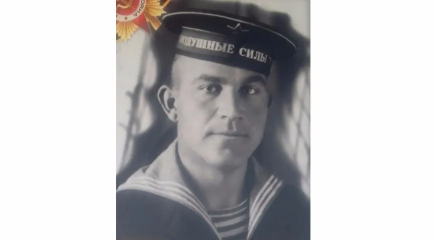 Александр Денисович Ильин, радист на корабле тихоокеанского флота