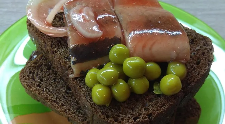 Селёдка в томатном маринаде