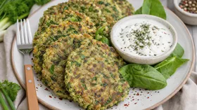 Оладьи из киноа и щавеля