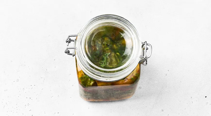 Запеченные перцы, маринованные с чесноком