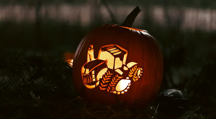 Светящийся фонарь из тыквы