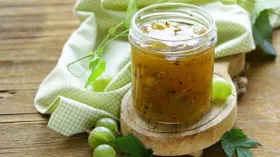 Конфитюр из крыжовника: 4 летних рецепта, которые покорят своим вкусом