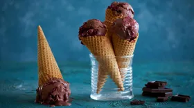 Мороженое с вишней