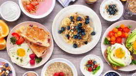 Полезный завтрак: как приучить себя есть по утрам и что включить в рацион