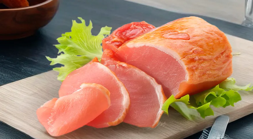 В России свиной балык появился примерно в XIX столетии, став достойной альтернативой рыбному и говяжьему