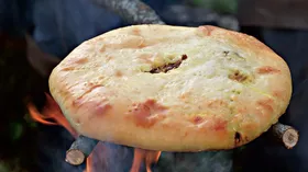 Рецепты с приправами, мясом и тестом