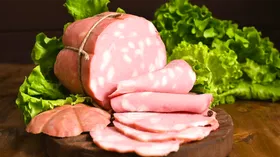 Опять соя вместо мяса? Эксперт поделилась чек-листом для покупки качественной колбасы